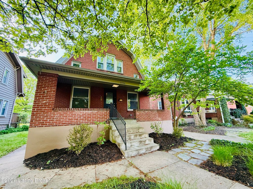Photo of 2202 Wrocklage Ave, Louisville, KY 40205 (MLS # 1715111)