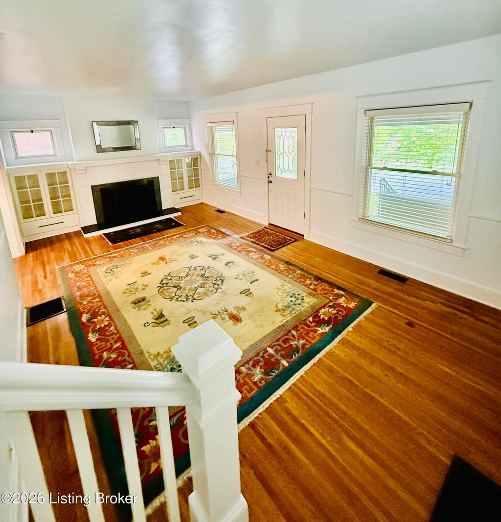 Photo of 2202 Wrocklage Ave, Louisville, KY 40205 (MLS # 1715111)