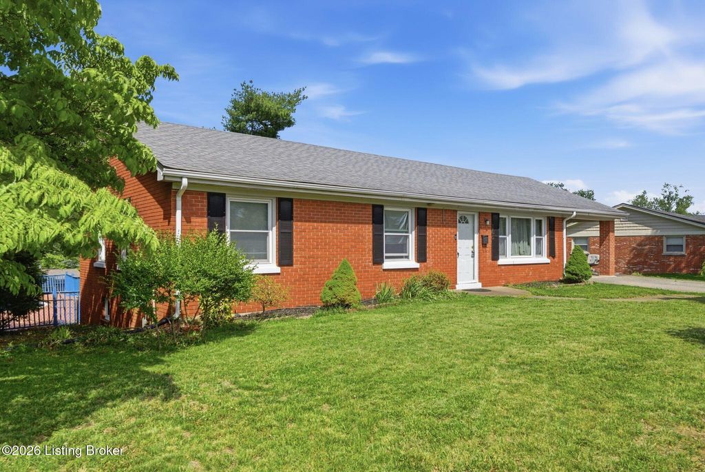Photo of 105 Dundee Dr, Lexington, KY 40517 (MLS # 1717676)