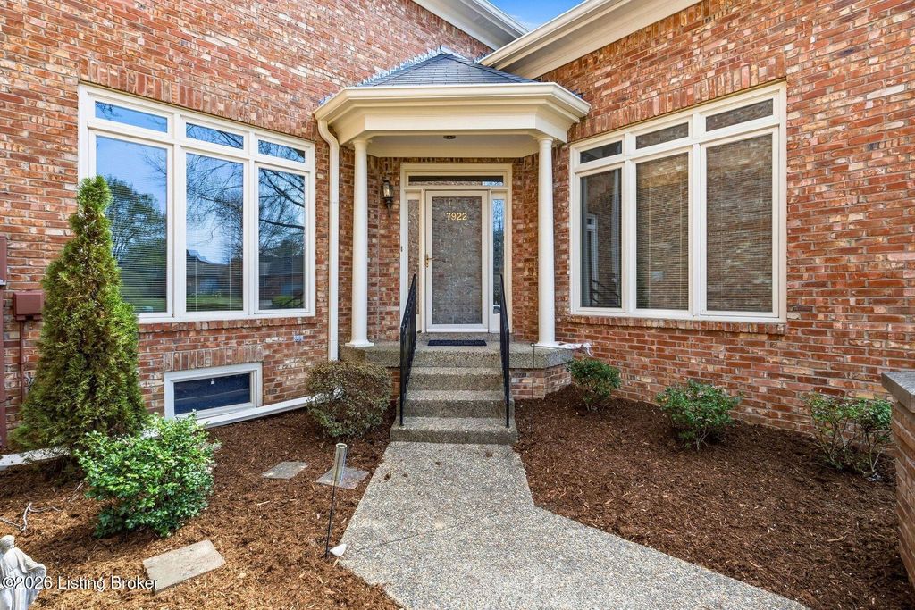 Photo of 7922 Grenoble Ln, Prospect, KY 40059 (MLS # 1712675)