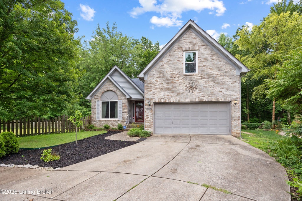Photo of 6425 Labor Ln, Louisville, KY 40291 (MLS # 1726308)