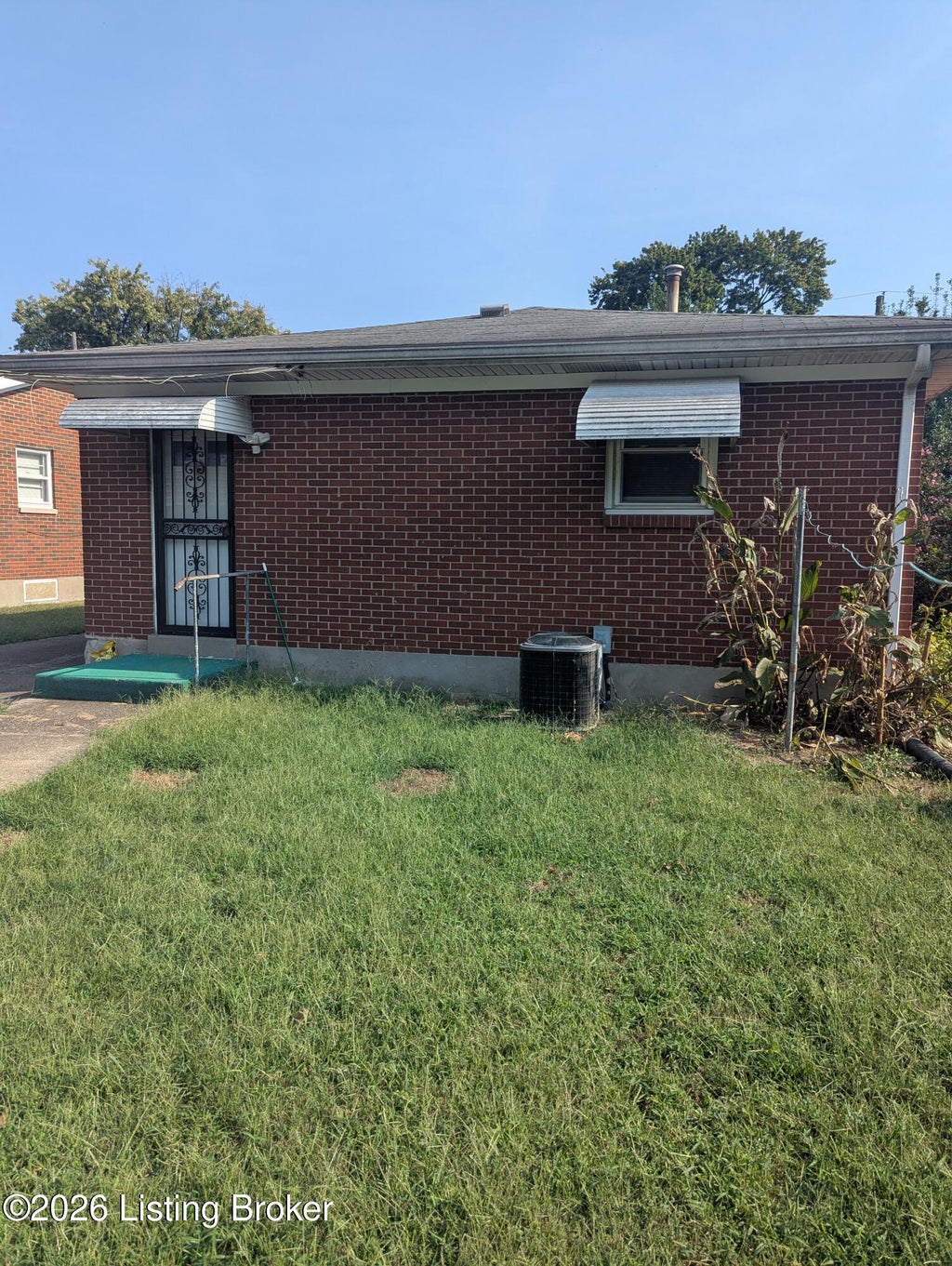 Photo of 3106 Faywood Way, Louisville, KY 40215 (MLS # 1729453)