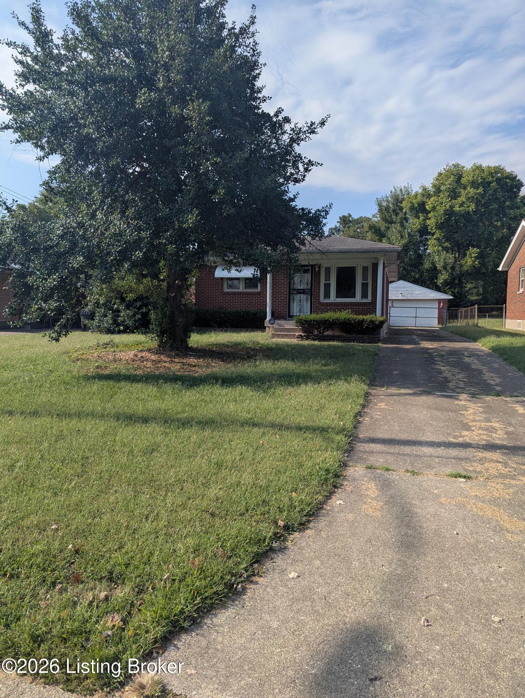 Photo of 3106 Faywood Way, Louisville, KY 40215 (MLS # 1729453)