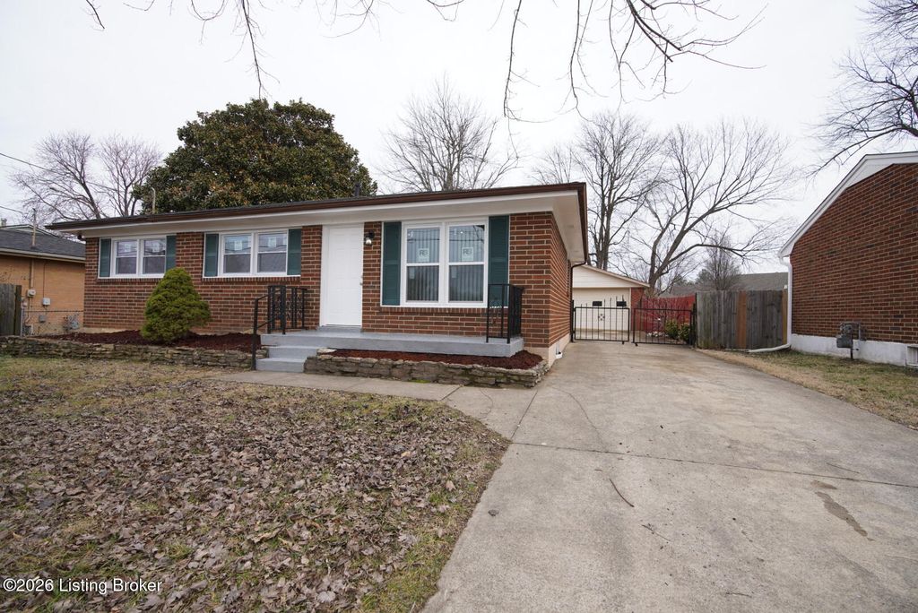 Photo of 9711 Lancewood Rd, Louisville, KY 40229 (MLS # 1709221)