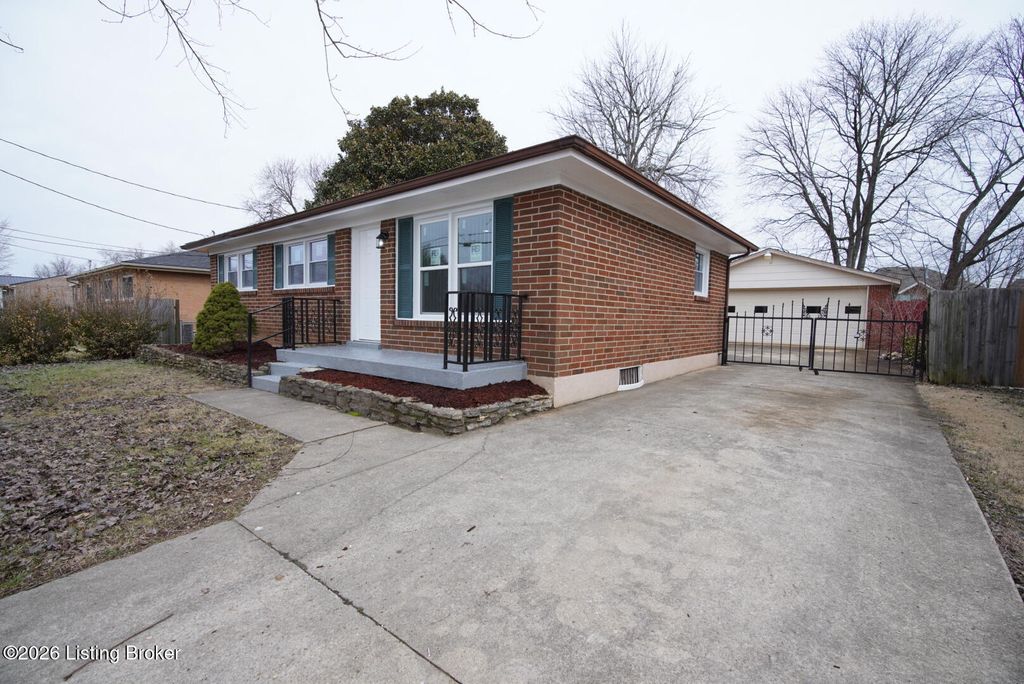 Photo of 9711 Lancewood Rd, Louisville, KY 40229 (MLS # 1709221)