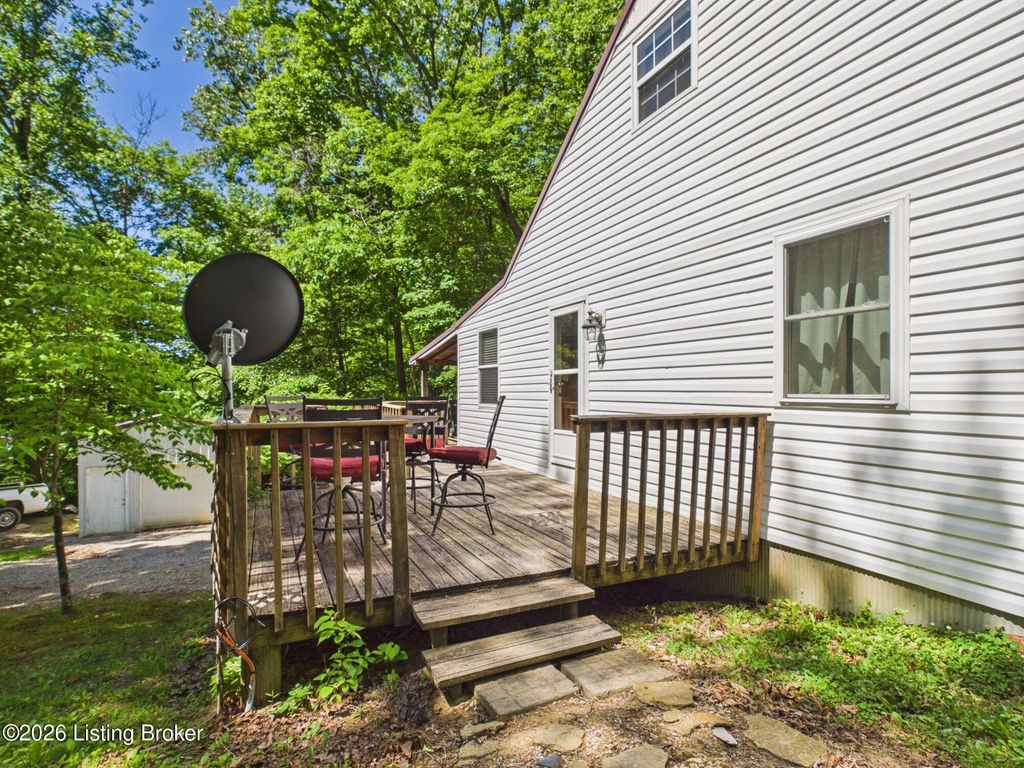 Photo of 300 Trailwoods Ln, Leitchfield, KY 42754 (MLS # 1717441)