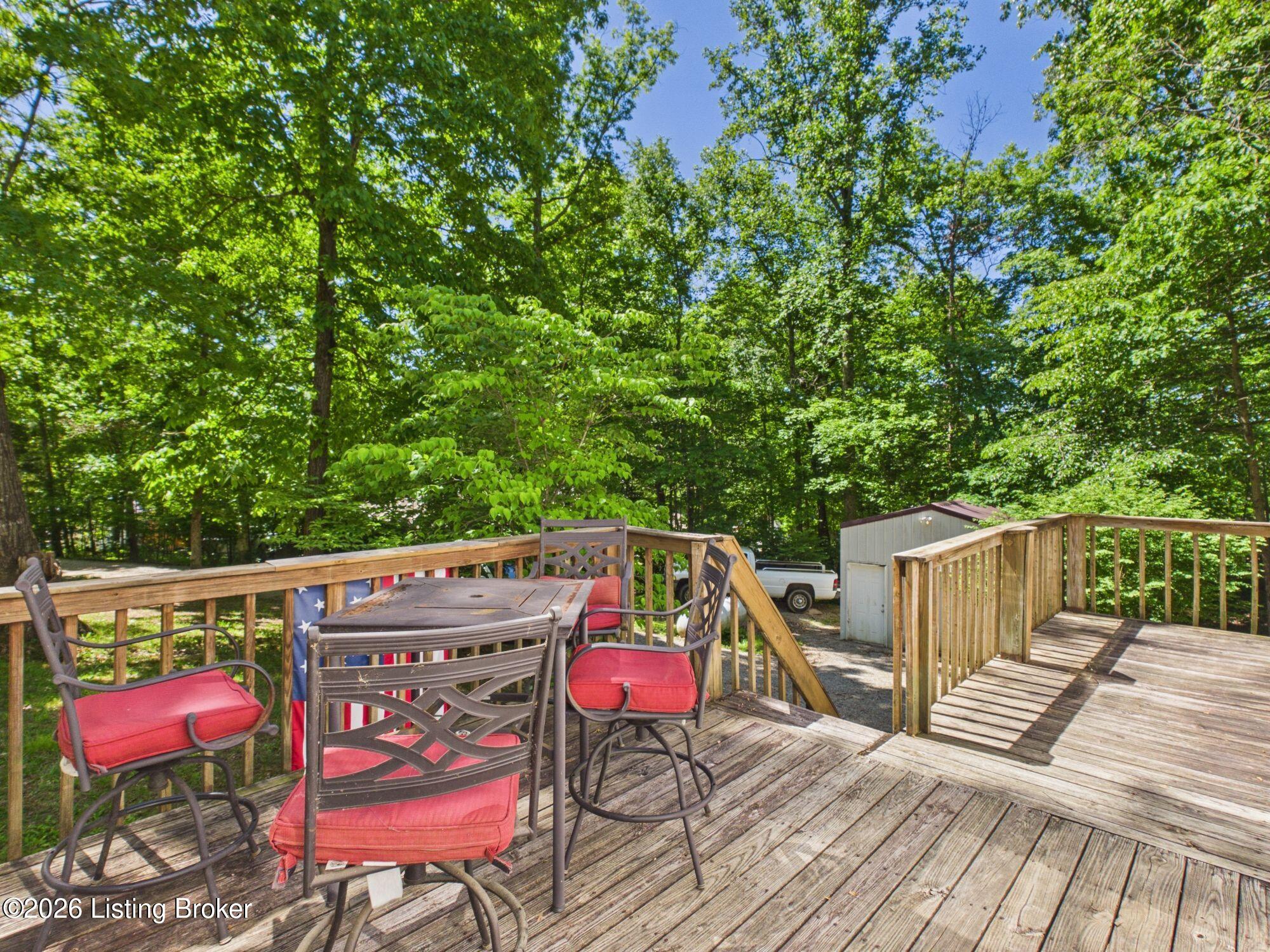 300 Trailwoods Ln