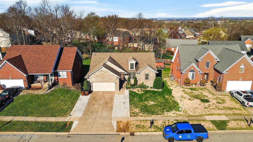 Photo of 7311 Brook Meadow Dr, Louisville, KY 40228 (MLS # 1712624)