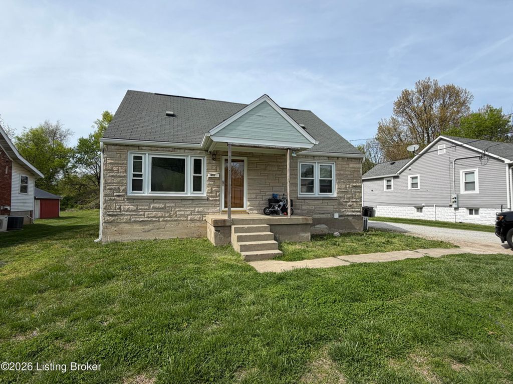 Photo of 1249 Springdale Dr, Louisville, KY 40213 (MLS # 1714425)