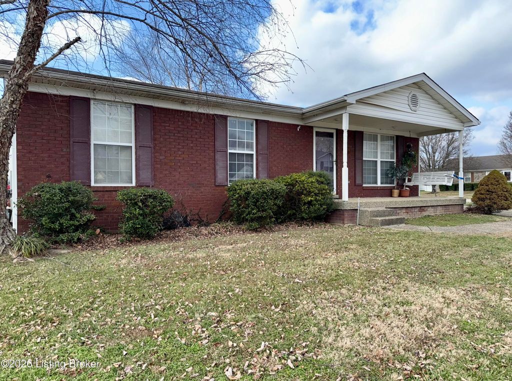 Photo of 8000 Kenhurst Dr, Louisville, KY 40258 (MLS # 1706370)