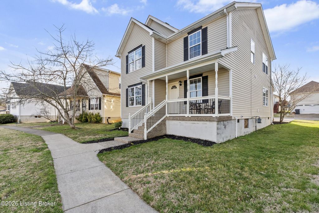 Photo of 6609 Glastonburg Ln, Louisville, KY 40291 (MLS # 1711209)