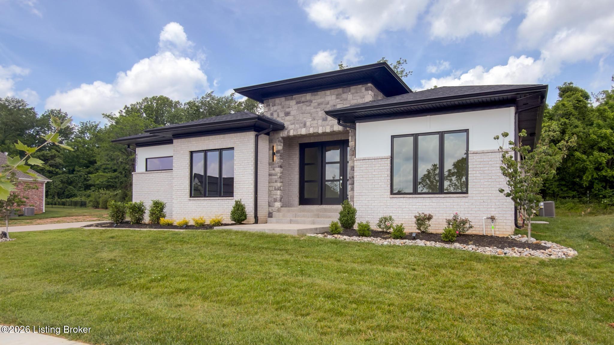 4007 Thomas Farm Dr