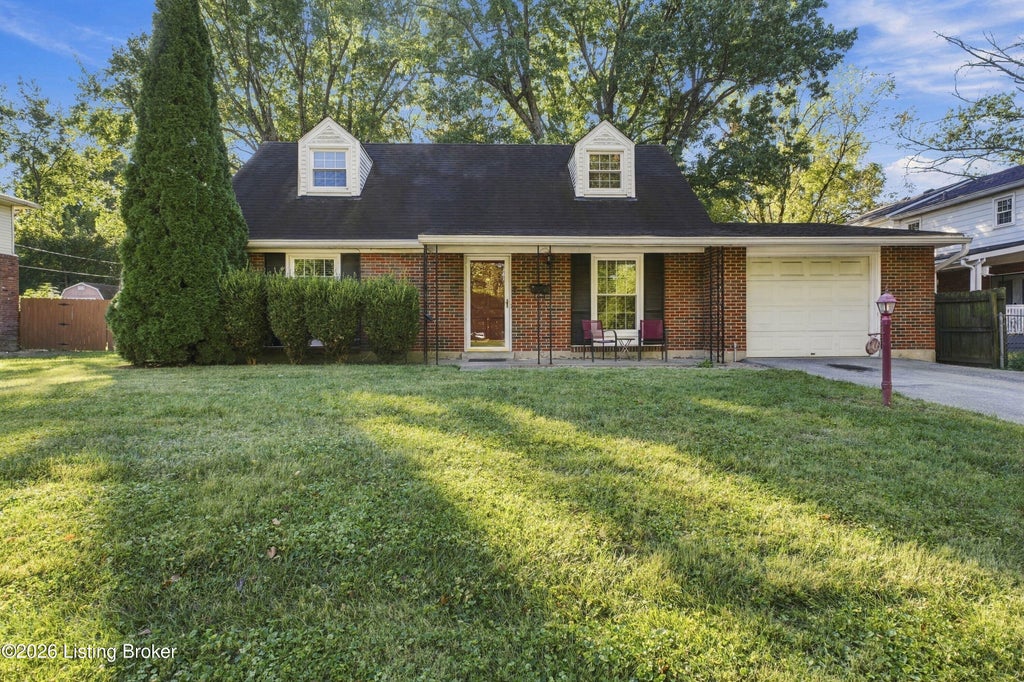 Photo of 4406 Lynnbrook Dr, Louisville, KY 40220 (MLS # 1731256)