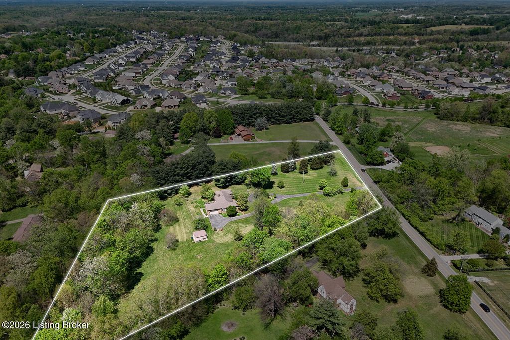 Photo of 6612 Clore Ln, Crestwood, KY 40014 (MLS # 1716905)