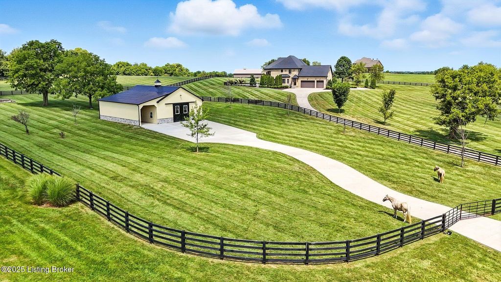 Photo of 1058 Majestic Oaks Way, Simpsonville, KY 40067 (MLS # 1705018)