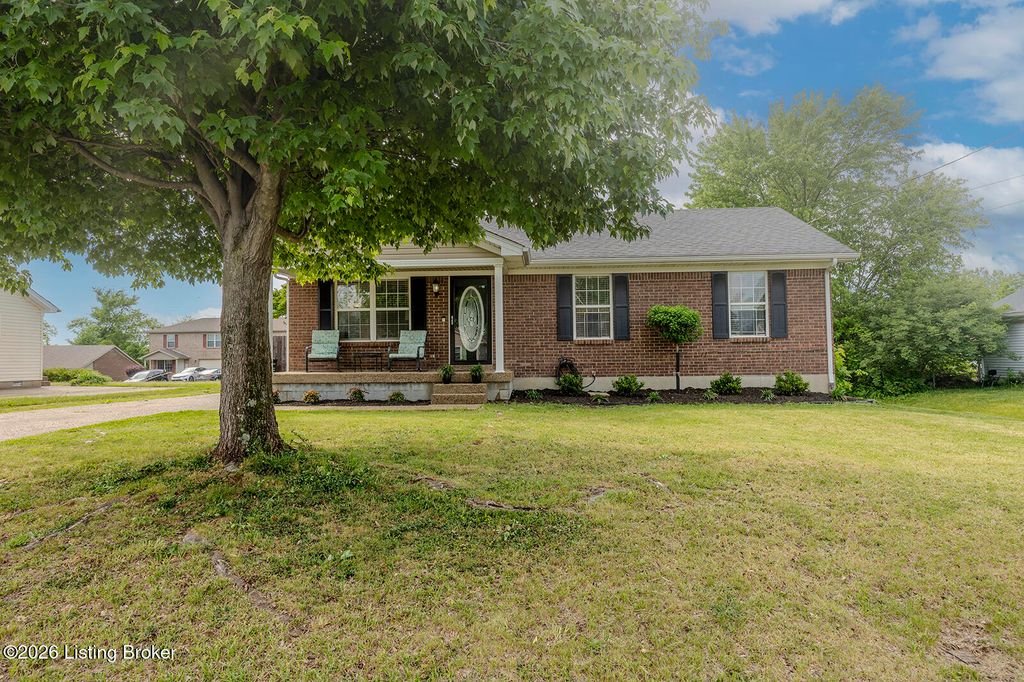 Photo of 192 Hare Ln, Mt Washington, KY 40047 (MLS # 1715911)