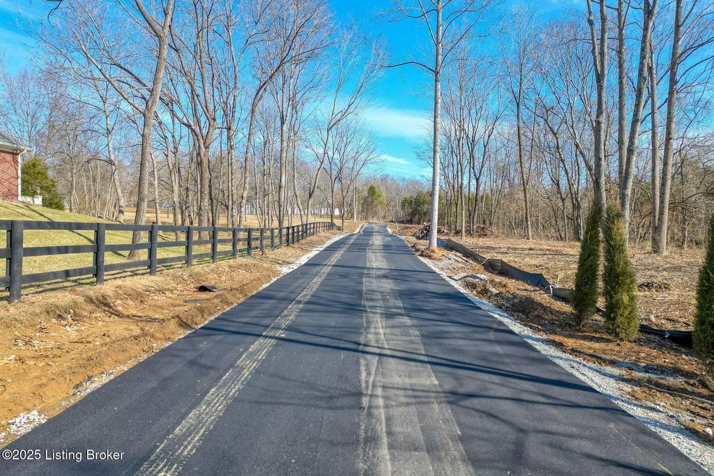 Photo of 3 Bainsley Ln, Pewee Valley, KY 40056 (MLS # 1683659)