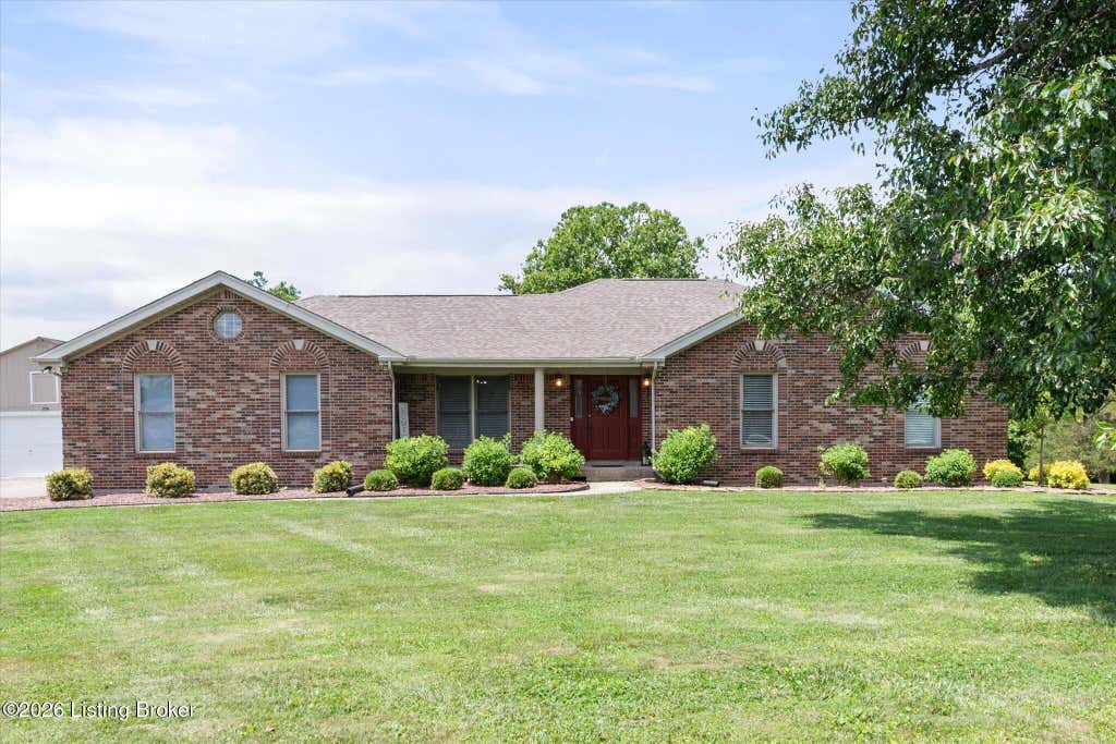 Photo of 2032 Currys Fork Dr, La Grange, KY 40031 (MLS # 1721038)
