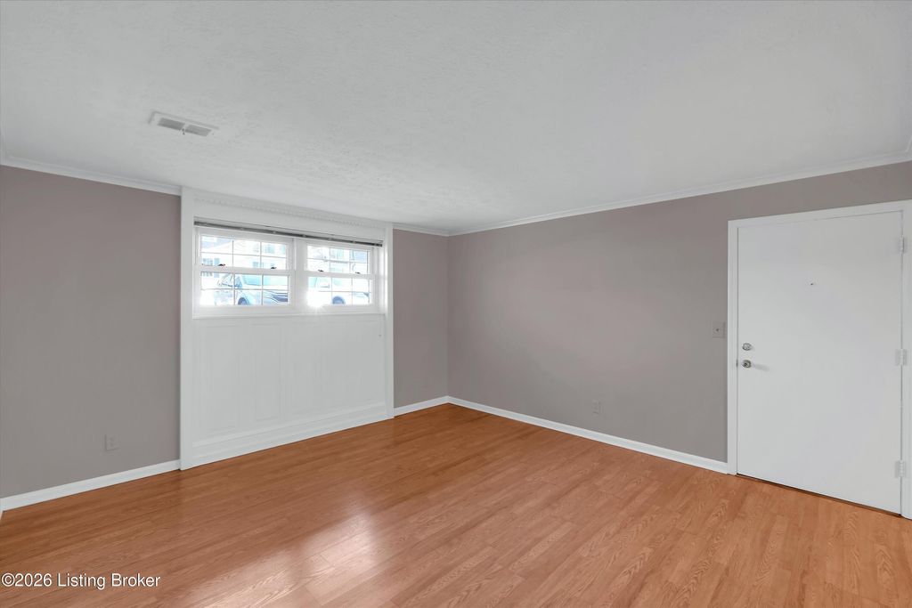 Photo of 305 Chanel Ct #APT 1, Louisville, KY 40218 (MLS # 1708117)