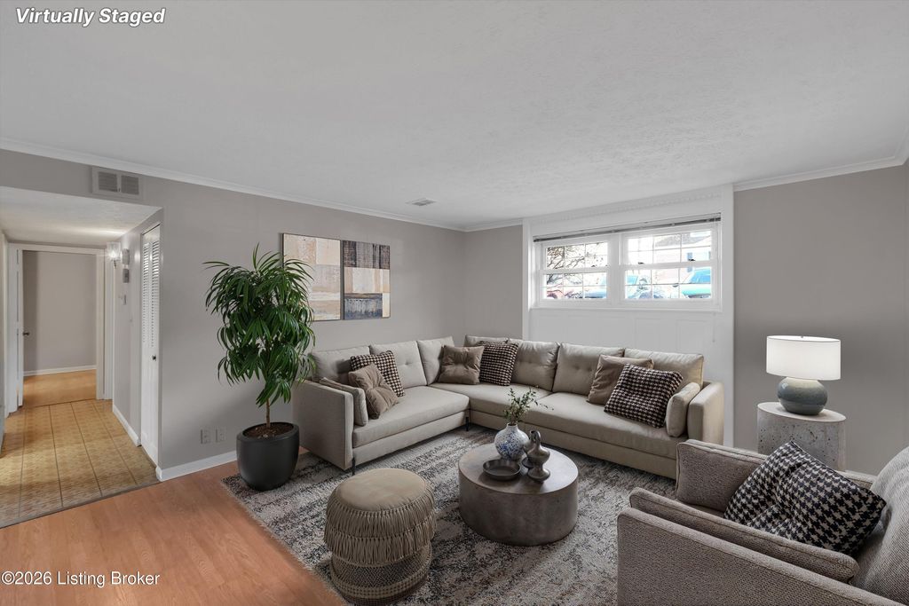 Photo of 305 Chanel Ct #APT 1, Louisville, KY 40218 (MLS # 1708117)