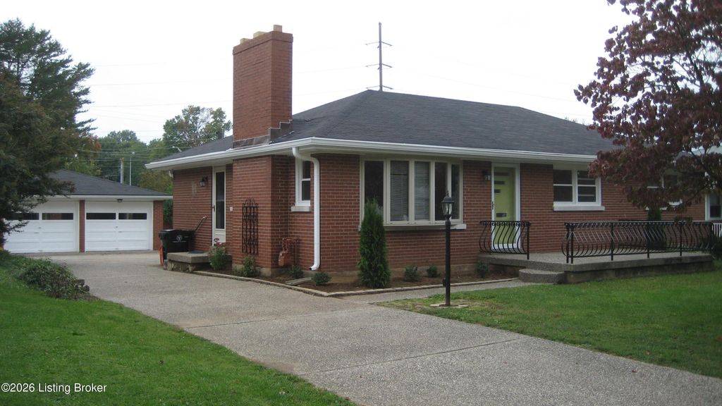Photo of 2814 Esther Blvd, Louisville, KY 40220 (MLS # 1709577)