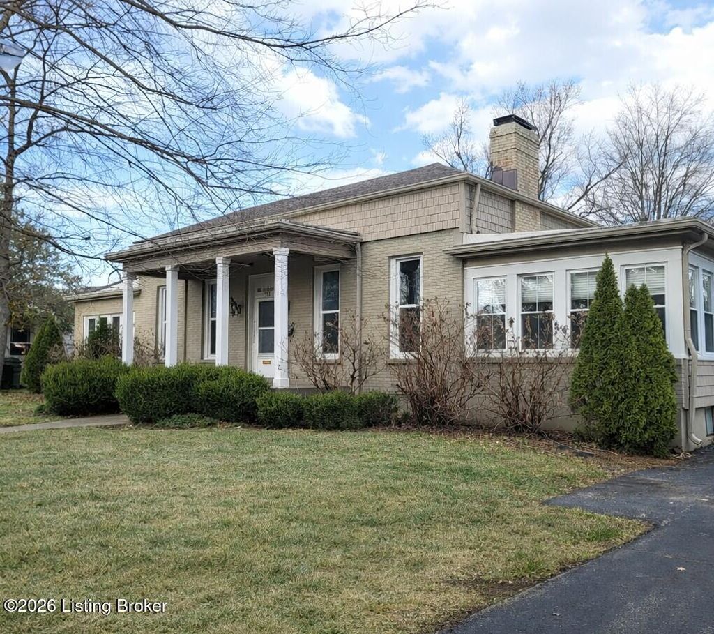 Photo of 711 Homestead Blvd, Louisville, KY 40207 (MLS # 1709439)