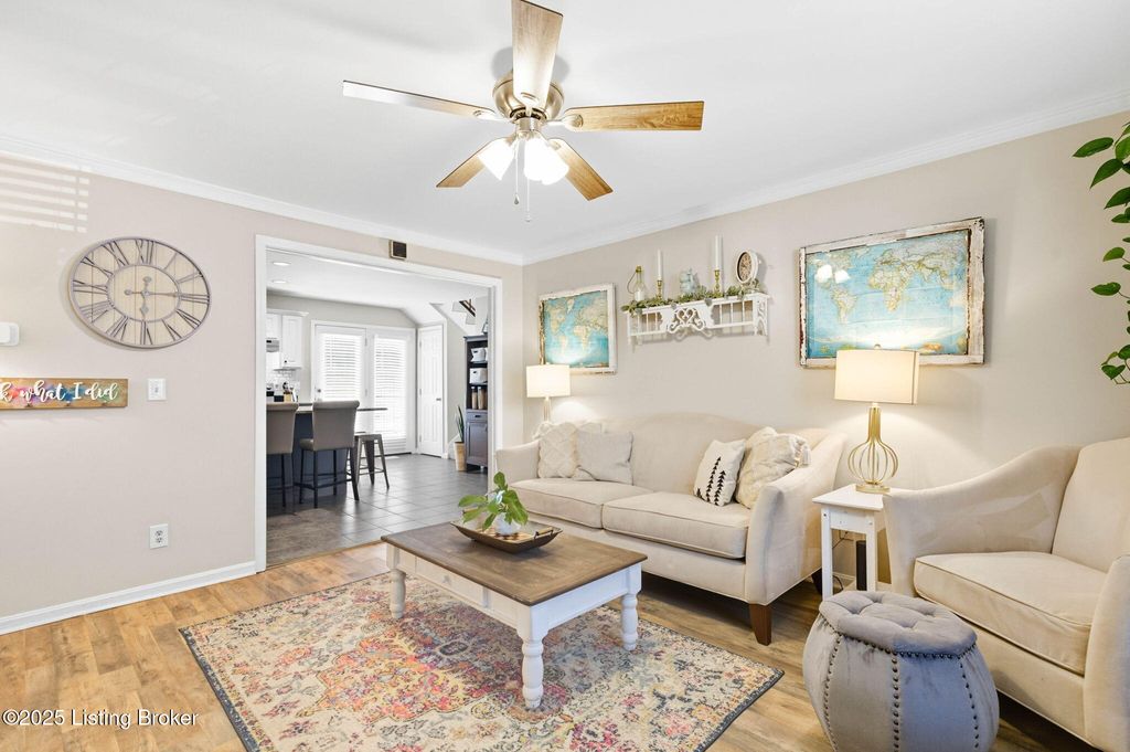 Photo of 1239 Westlynne Way #2, Louisville, KY 40222 (MLS # 1705577)