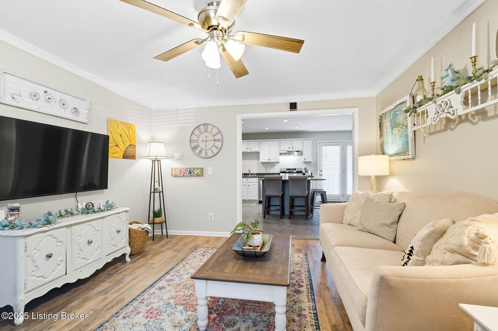 Photo of 1239 Westlynne Way #2, Louisville, KY 40222 (MLS # 1705577)