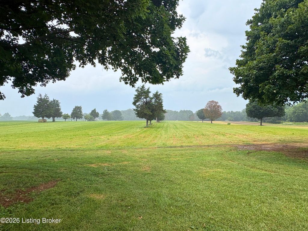 Photo of 2330 New Shepherdsville Rd, Bardstown, KY 40004 (MLS # 1722548)
