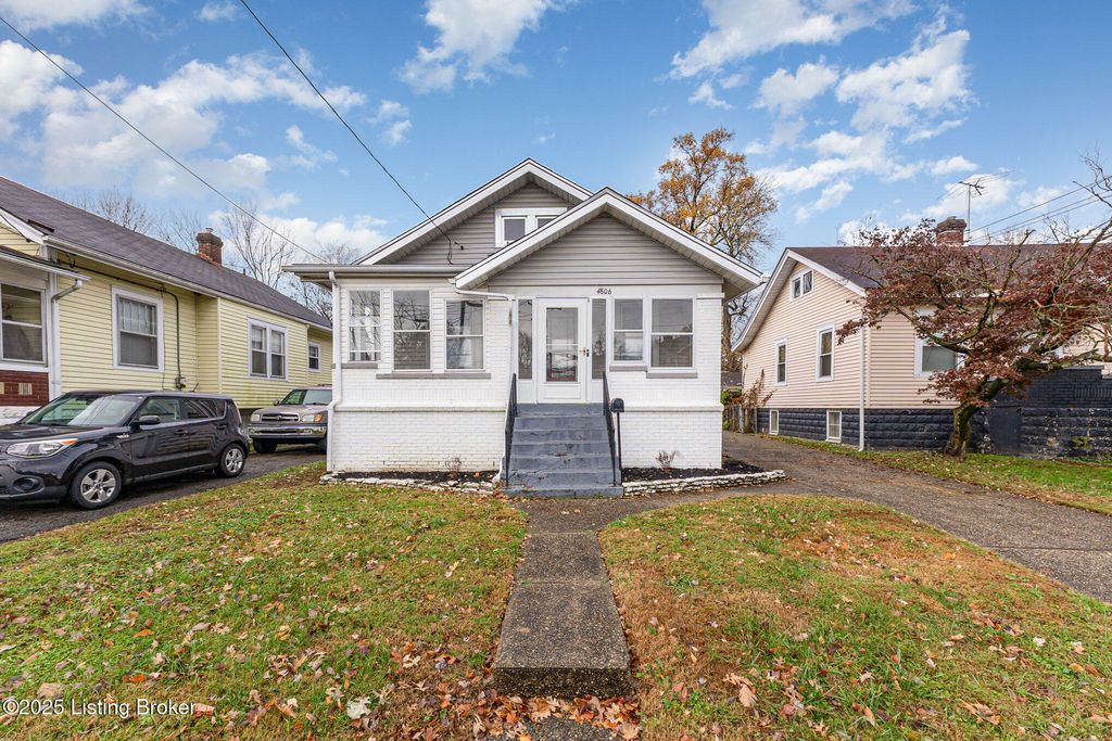 Photo of 4806 Peachtree Ave, Louisville, KY 40215 (MLS # 1703884)