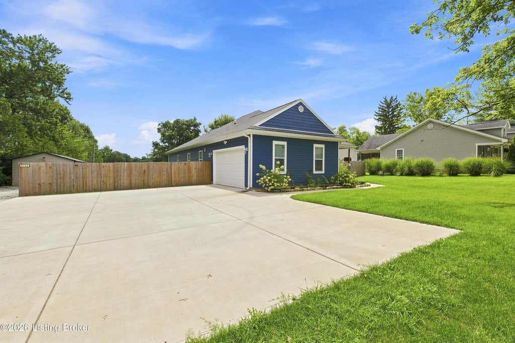 Photo of 5700 Old Floydsburg Rd, Crestwood, KY 40014 (MLS # 1727036)