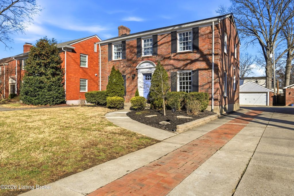 Photo of 511 Breckenridge Ln, Louisville, KY 40207 (MLS # 1708001)