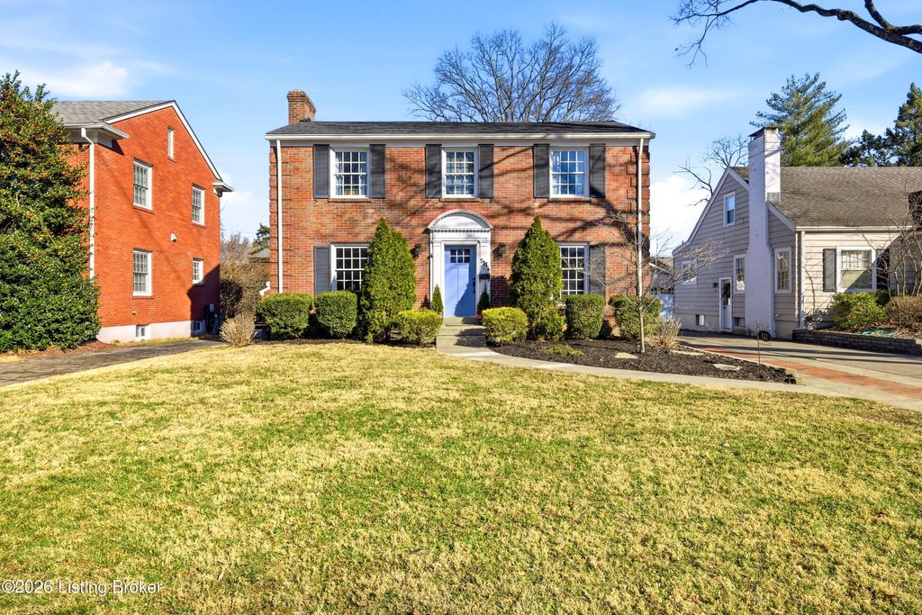 Photo of 511 Breckenridge Ln, Louisville, KY 40207 (MLS # 1708001)