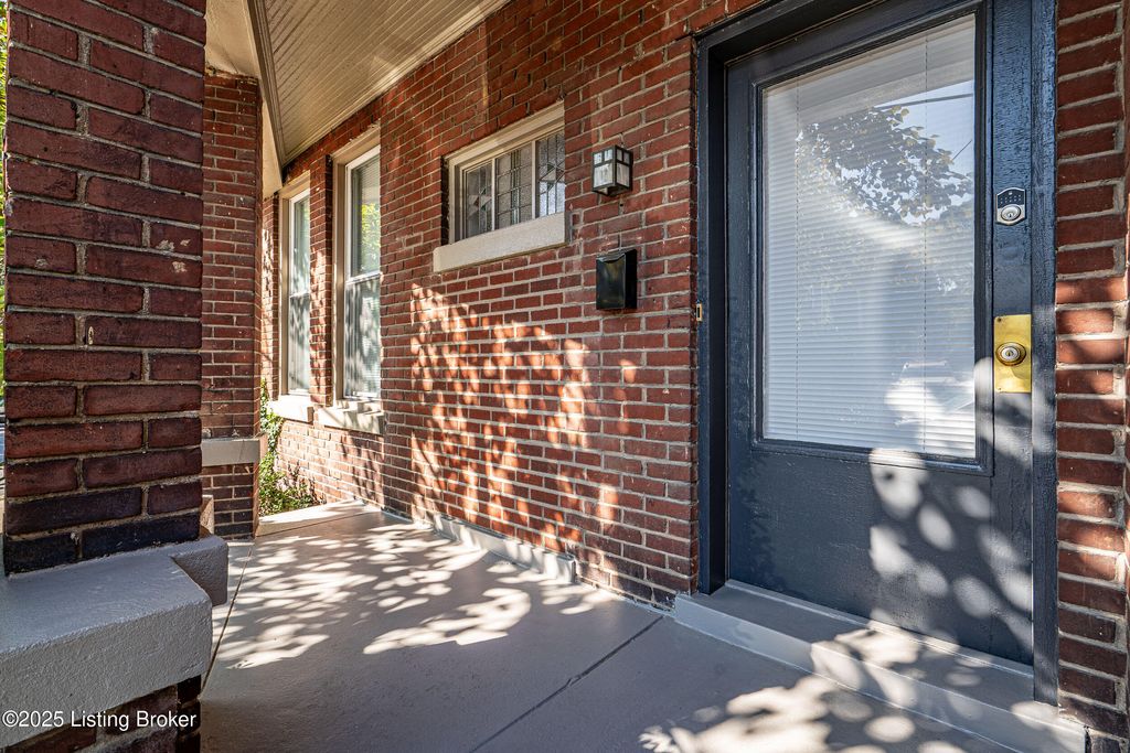 Photo of 1625 Ellwood Ave, Louisville, KY 40204 (MLS # 1705776)