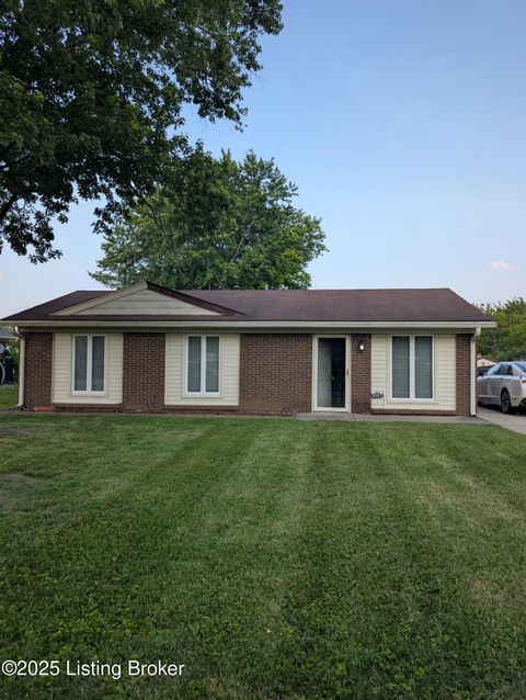 Photo of 6803 Lake Elkhorn Ct, Louisville, KY 40291 (MLS # 1701244)