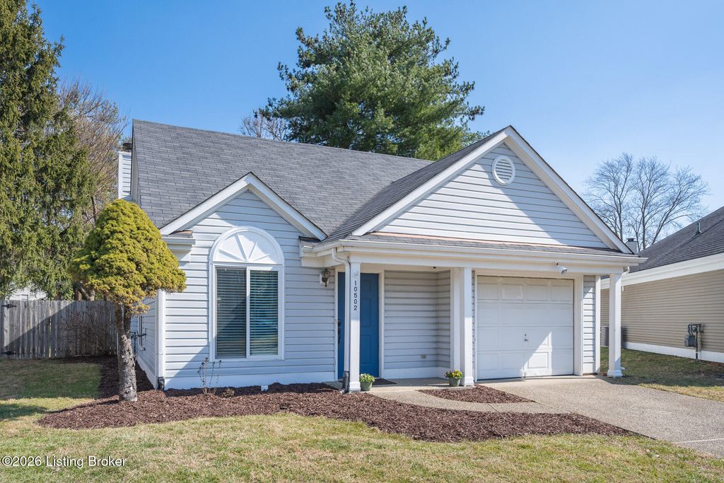 Photo of 10502 Bay Pointe Ct, Louisville, KY 40241 (MLS # 1710180)