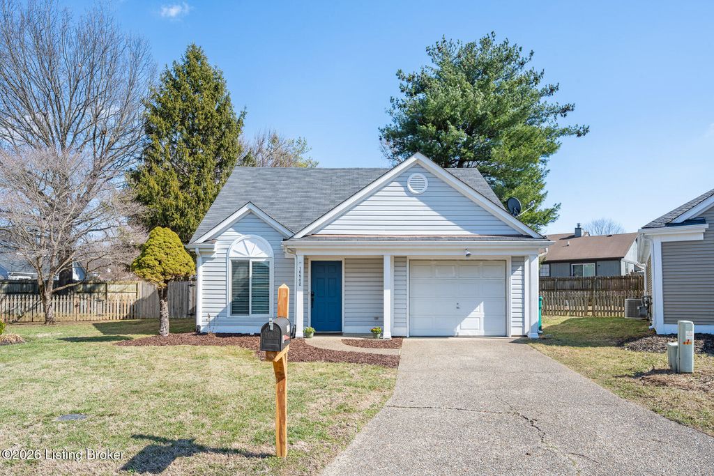 Photo of 10502 Bay Pointe Ct, Louisville, KY 40241 (MLS # 1710180)