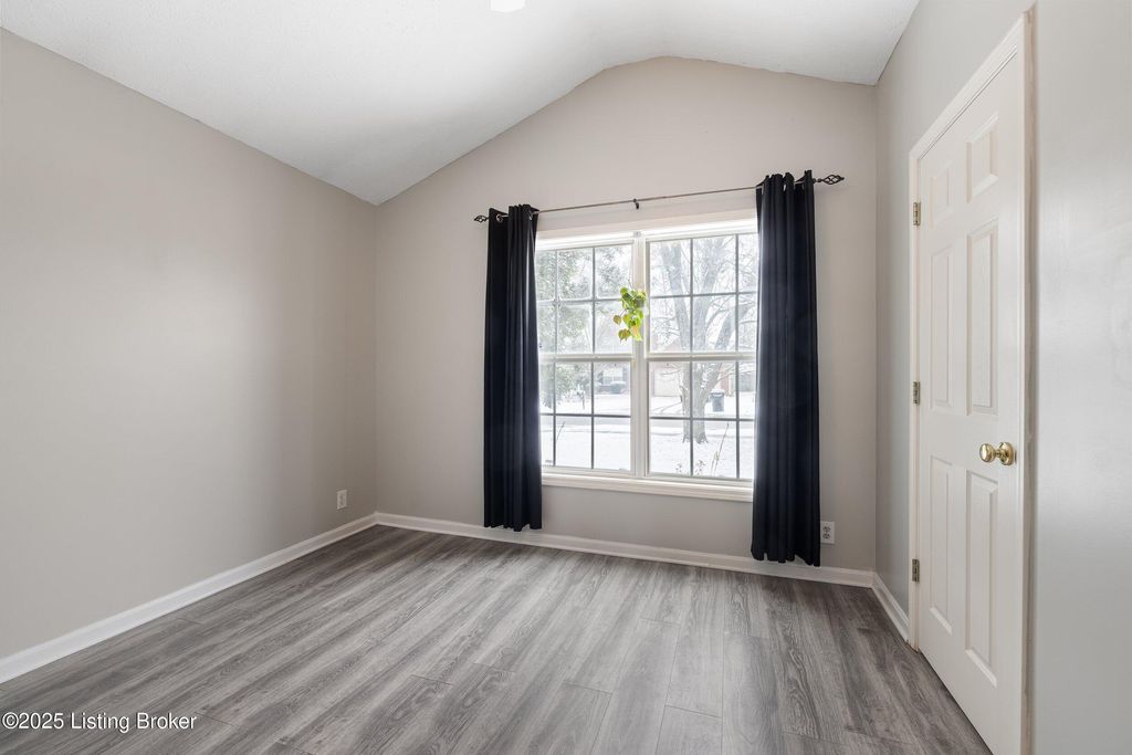 Photo of 12615 Chesapeake Bay Dr, Louisville, KY 40245 (MLS # 1705138)