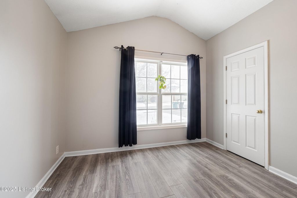 Photo of 12615 Chesapeake Bay Dr, Louisville, KY 40245 (MLS # 1705138)