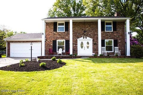 Photo of 3811 Gaywood Dr, Louisville, KY 40272 (MLS # 1701895) Photo of 3811 Gaywood Dr, Louisville, KY 40272 (MLS # 1701895)