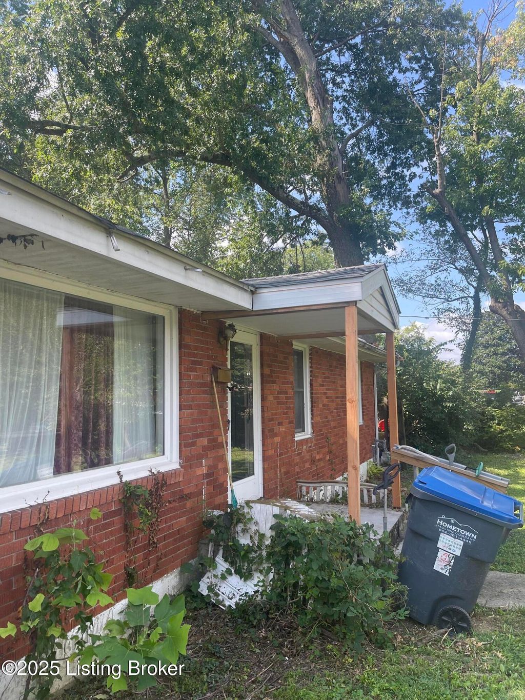 Photo of 4514 Gordon Rd, Louisville, KY 40219 (MLS # 1705919)