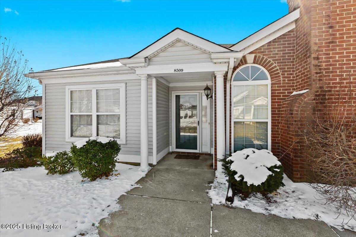 8509 Forest Way Dr, Louisville, Kentucky image 4