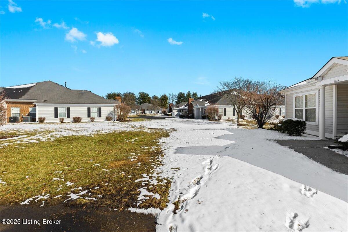 8509 Forest Way Dr, Louisville, Kentucky image 22