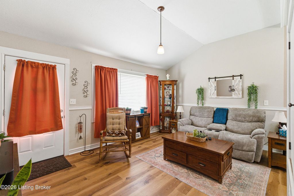 Photo of 7303 Rainbow Dr, Louisville, KY 40272 (MLS # 1711579)