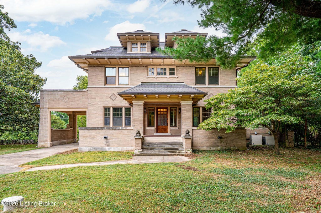 Photo of 1612 Sylvan Way, Louisville, KY 40205 (MLS # 1730055)