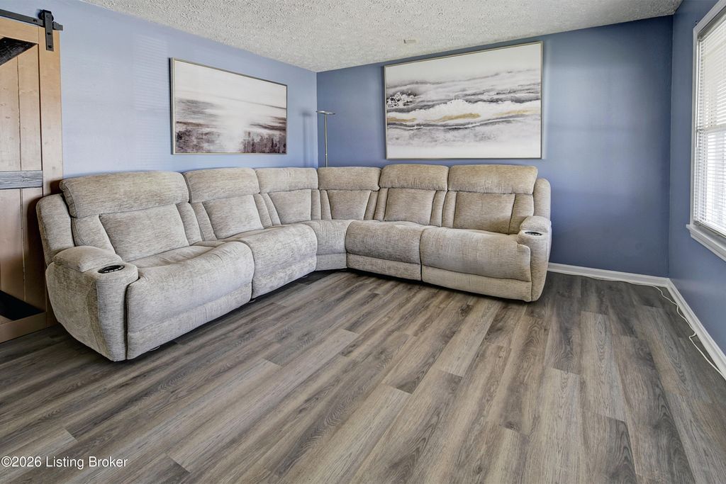 Photo of 7102 Nanisinh Way, Louisville, KY 40258 (MLS # 1710765)