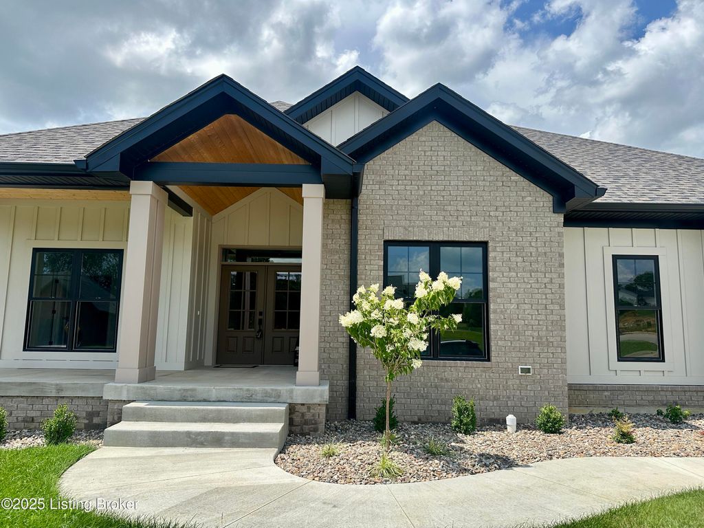 Photo of 301 Reelfoot Dr, Elizabethtown, KY 42701 (MLS # 1706211)