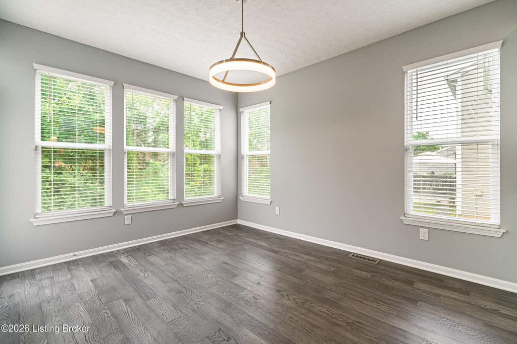 Photo of 10536 Vista View Dr, Louisville, KY 40291 (MLS # 1725743)