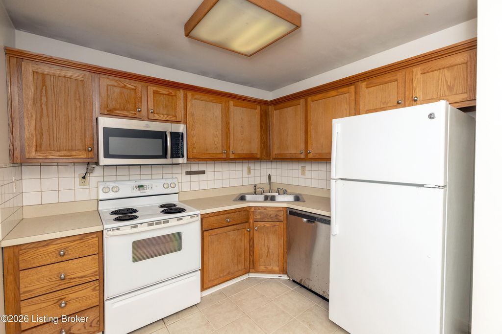 Photo of 10526 Going Ct, Louisville, KY 40241 (MLS # 1717958)