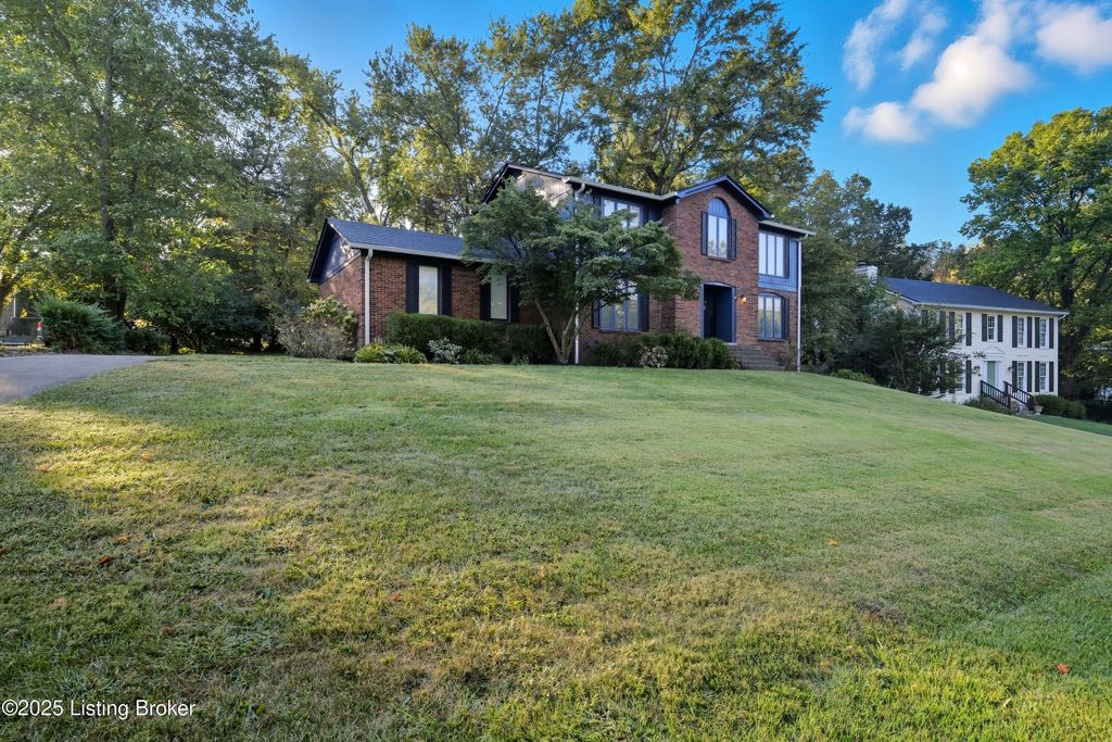 Photo of 13006 Settlers Point Trail, Goshen, KY 40026 (MLS # 1704715)